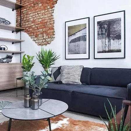 Apartmánový Dům U Tomana Hotel 4*