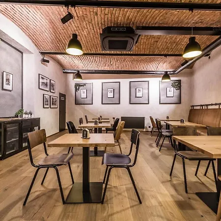 Apartmánový Dům U Tomana 4*