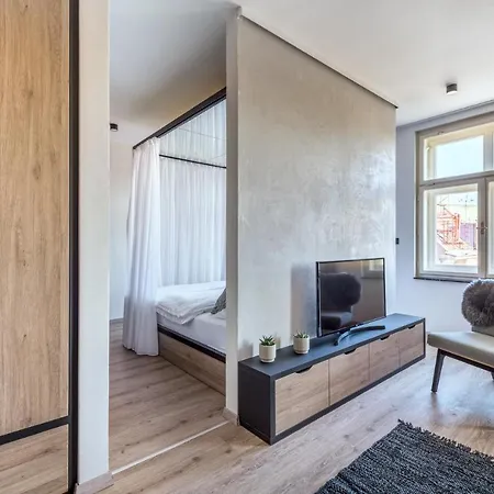 Apartmánový Dům U Tomana Hotel 4*